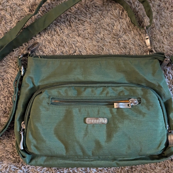 Baggallini Olive Messenger Bag - Picture 1 of 5